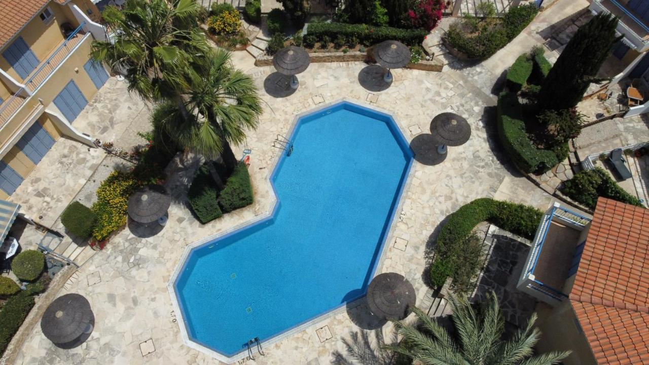 Regina Gardens Lovely Apartment Paphos Buitenkant foto