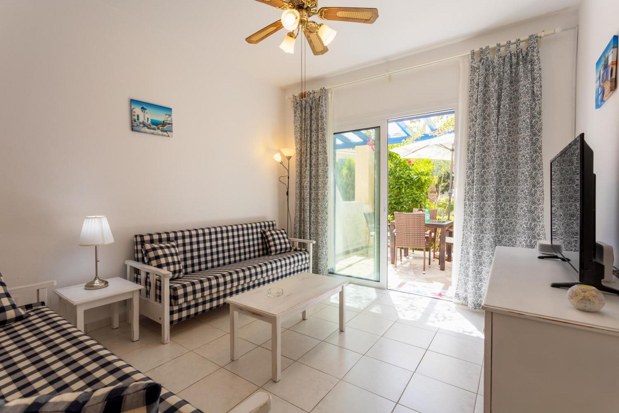 Regina Gardens Lovely Apartment Paphos Buitenkant foto
