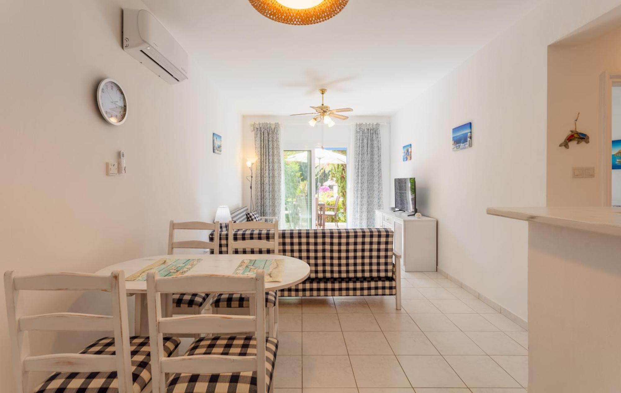 Regina Gardens Lovely Apartment Paphos Buitenkant foto
