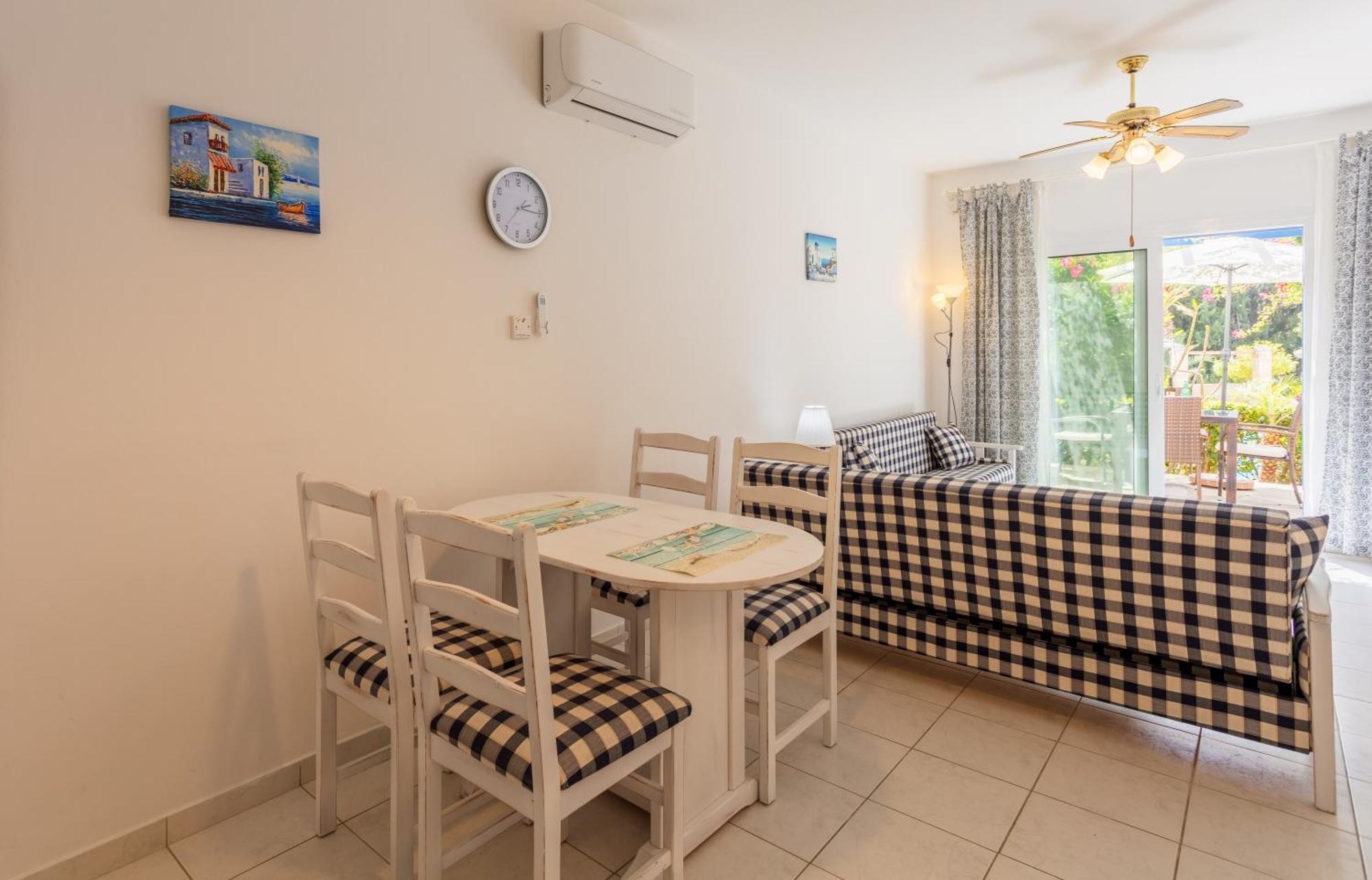 Regina Gardens Lovely Apartment Paphos Buitenkant foto