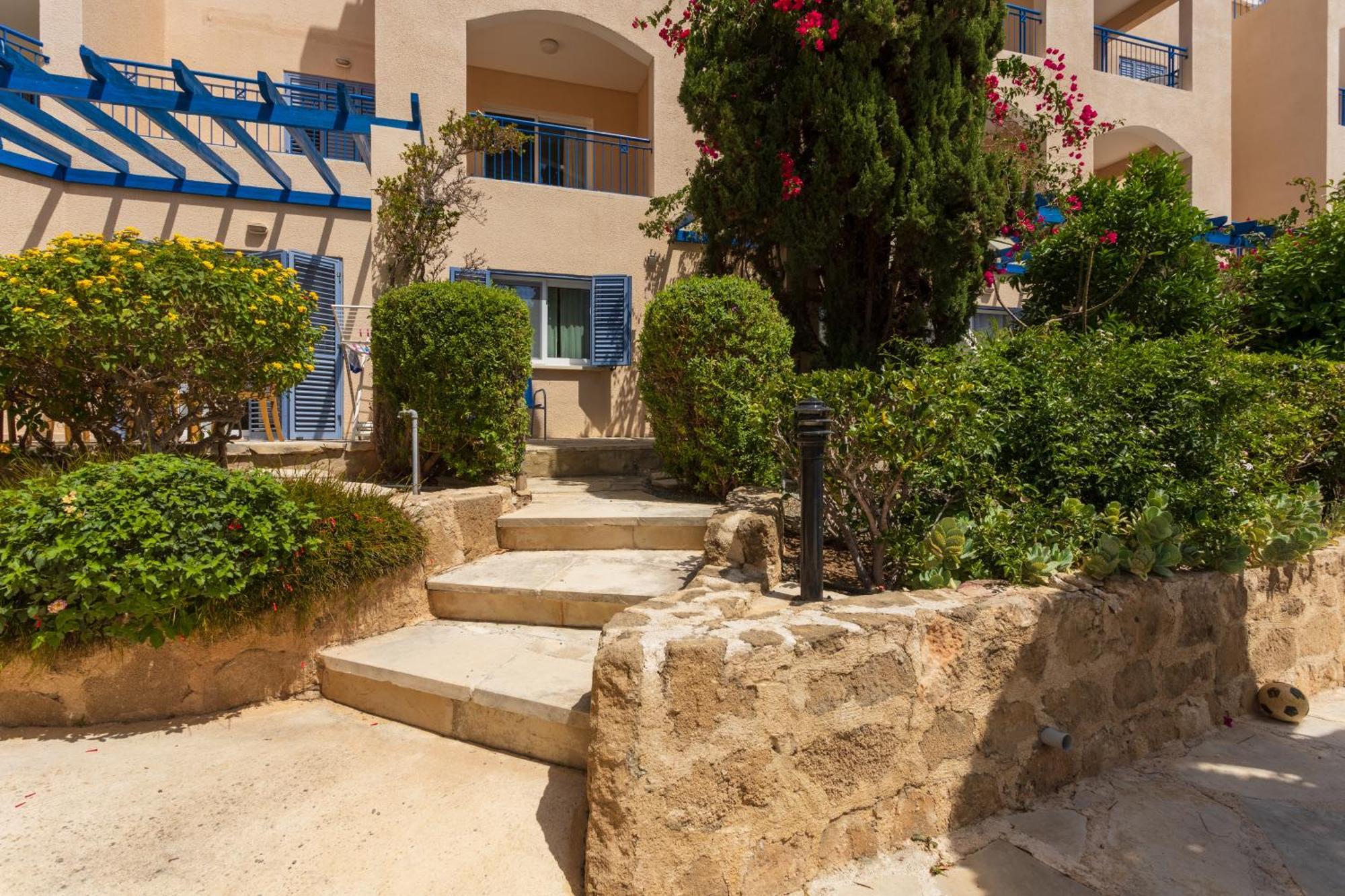Regina Gardens Lovely Apartment Paphos Buitenkant foto