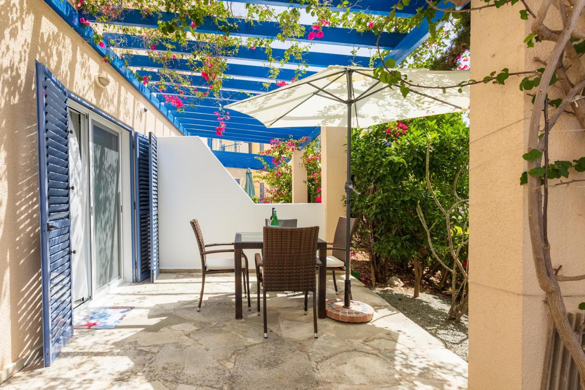 Regina Gardens Lovely Apartment Paphos Buitenkant foto