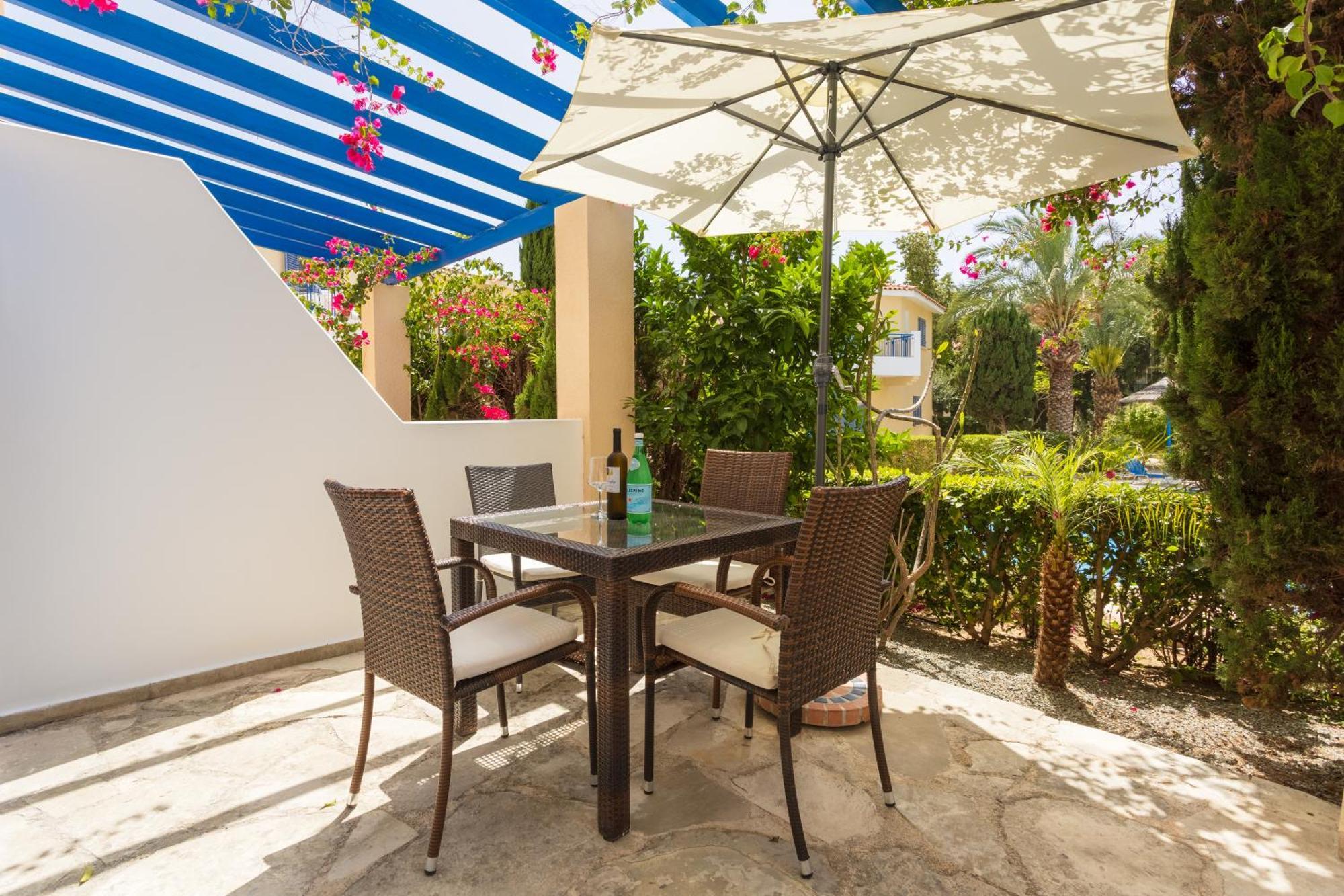 Regina Gardens Lovely Apartment Paphos Buitenkant foto
