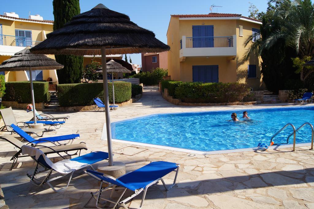 Regina Gardens Lovely Apartment Paphos Buitenkant foto