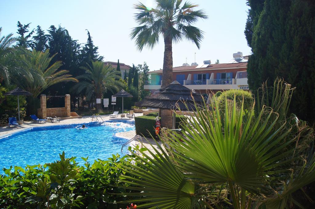 Regina Gardens Lovely Apartment Paphos Buitenkant foto