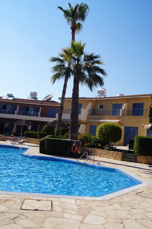Regina Gardens Lovely Apartment Paphos Buitenkant foto